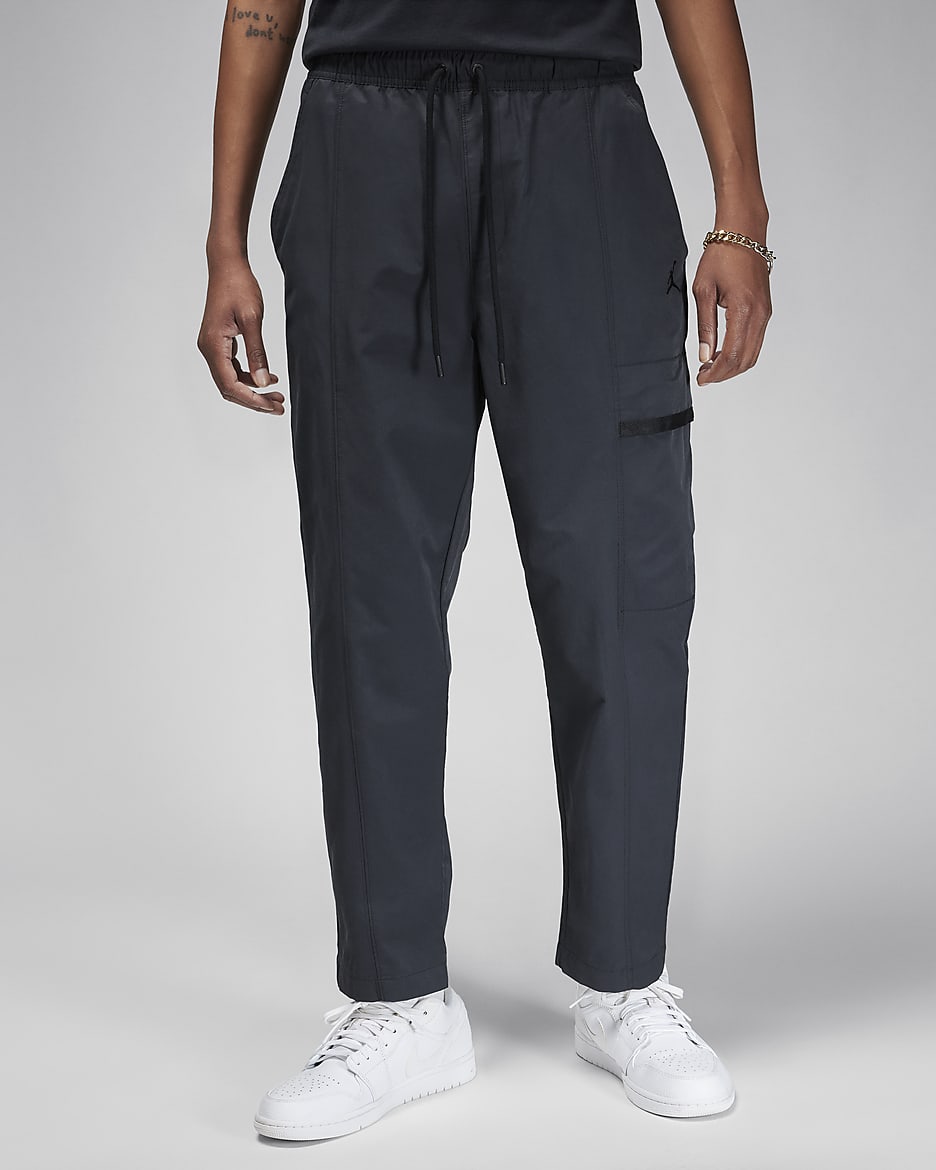 Jordan Essentials Men s Woven Trousers. Nike IL